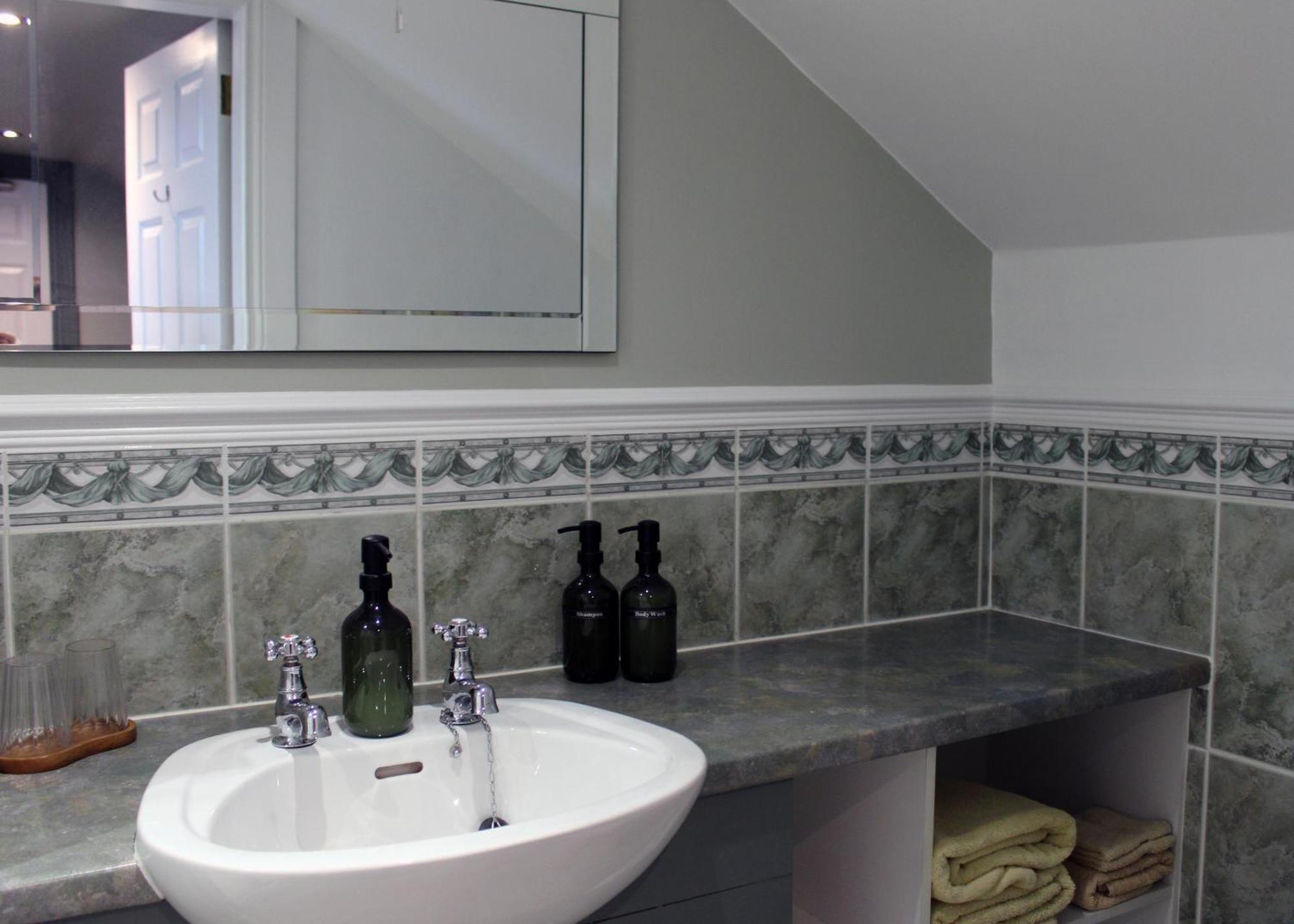 Bed & Breakfast Carnalbanagh House